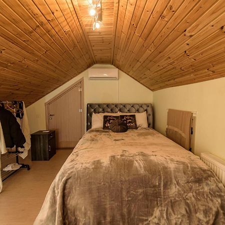 Aprosmeno Jacuzzi House 2 Daire Agros Dış mekan fotoğraf